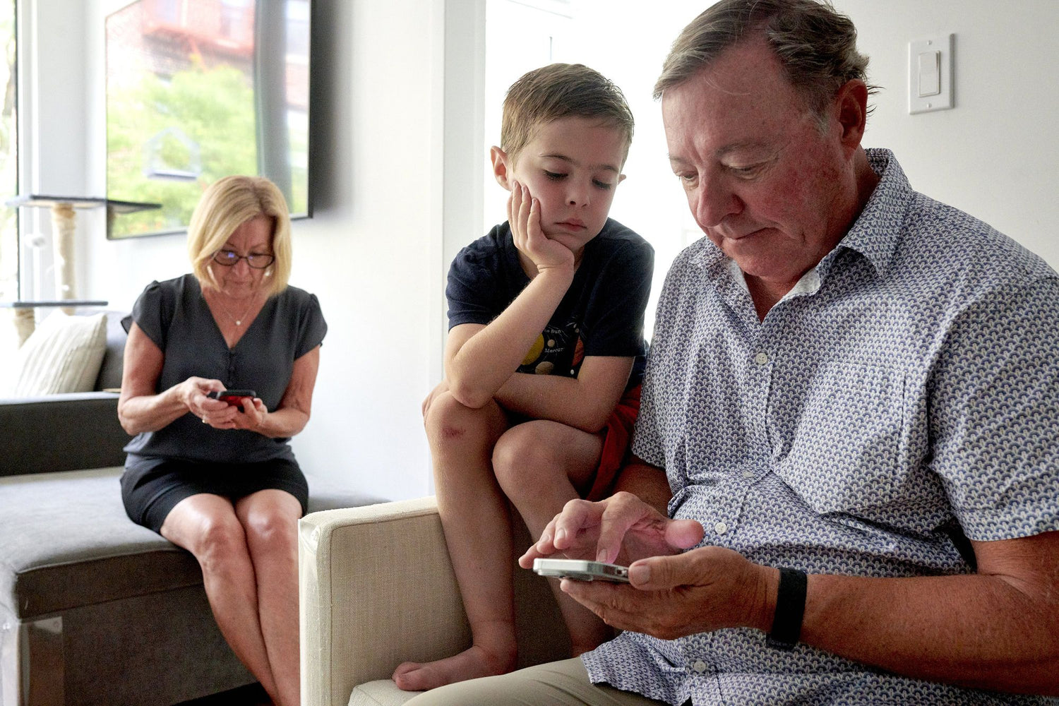 Hur dina skärmvanor kan påverka ditt barn