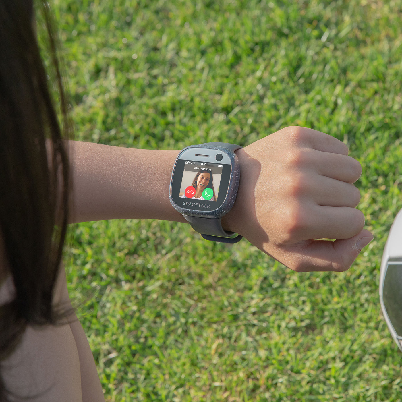 5 Gründe, warum eine Smartphone-Uhr für Kinder sicherer ist als ein normales Telefon