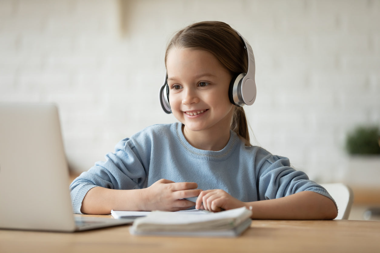 L'acquisition de compétences en littératie numérique peut aider les enfants à assurer leur sécurité en ligne